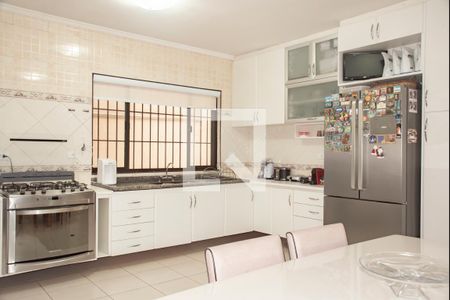 Casa à venda com 280m², 4 quartos e 4 vagasCozinha