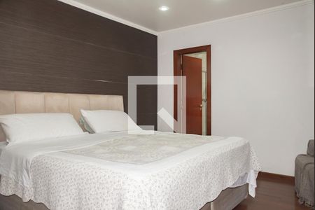 Casa à venda com 280m², 4 quartos e 4 vagasSuíte 4