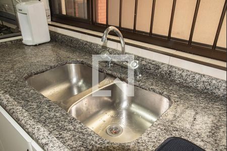 Casa à venda com 280m², 4 quartos e 4 vagasCozinha