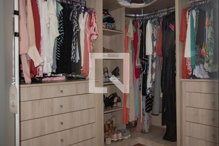 Casa à venda com 280m², 4 quartos e 4 vagasCloset da Suíte 4