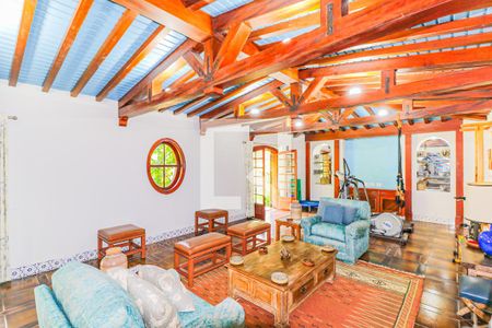 Casa à venda com 620m², 3 quartos e 7 vagasSalão