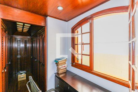 Casa à venda com 620m², 3 quartos e 7 vagasCloset