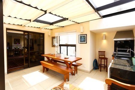 Apartamento à venda com 230m², 3 quartos e 4 vagas Apartamento à venda com 230m², 3 quartos e 4 vagaschurrasqueira da cobertura