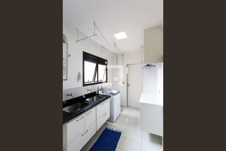 Apartamento à venda com 230m², 3 quartos e 4 vagas Apartamento à venda com 230m², 3 quartos e 4 vagasÁrea de Serviço