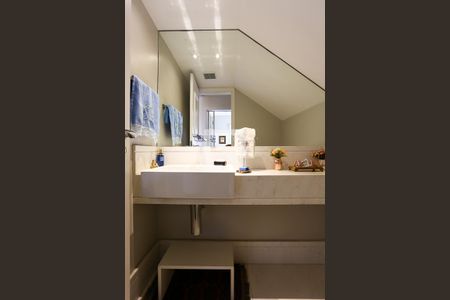 Apartamento à venda com 230m², 3 quartos e 4 vagas Apartamento à venda com 230m², 3 quartos e 4 vagasLavabo