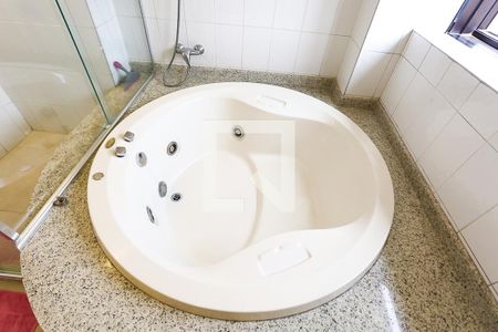 Apartamento à venda com 230m², 3 quartos e 4 vagas Apartamento à venda com 230m², 3 quartos e 4 vagasBanheiro da Suíte 3