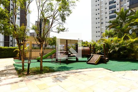 Apartamento à venda com 230m², 3 quartos e 4 vagas Apartamento à venda com 230m², 3 quartos e 4 vagasÁrea comum - Playground