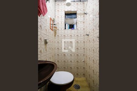 Casa à venda com 110m², 4 quartos e sem vagaBanheiro 1