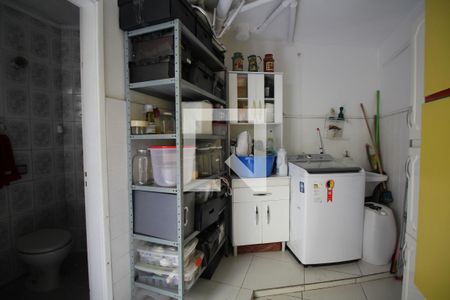 Casa à venda com 130m², 3 quartos e 1 vagaÁrea de Serviço