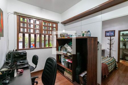 Casa à venda com 530m², 3 quartos e 3 vagasEscritório