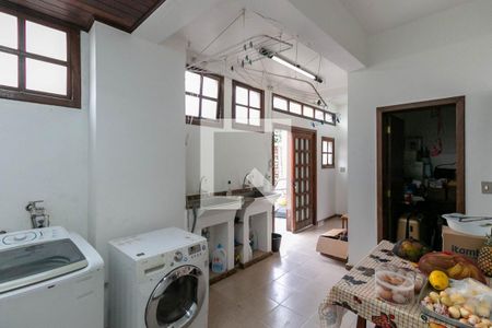 Casa à venda com 530m², 3 quartos e 3 vagasÁrea de Serviço