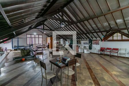 Casa à venda com 530m², 3 quartos e 3 vagasSótão