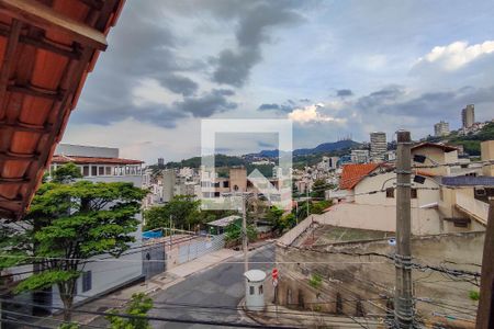 Casa à venda com 530m², 3 quartos e 3 vagasVista