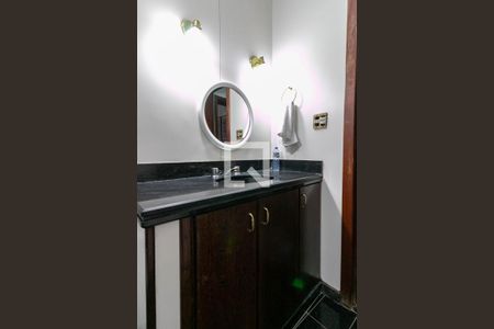 Casa à venda com 530m², 3 quartos e 3 vagasBanheiro