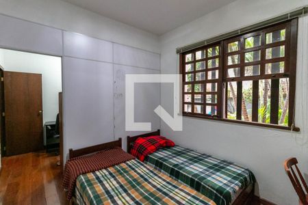 Casa à venda com 530m², 3 quartos e 3 vagasBanheiro