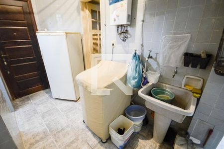 Apartamento à venda com 200m², 3 quartos e 1 vaga Apartamento à venda com 200m², 3 quartos e 1 vagaÁrea de Serviço