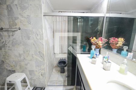 Apartamento à venda com 200m², 3 quartos e 1 vaga Apartamento à venda com 200m², 3 quartos e 1 vagaBanheiro 2