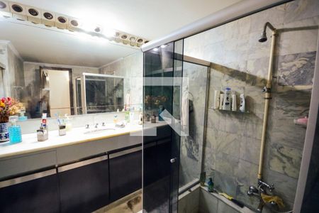 Apartamento à venda com 200m², 3 quartos e 1 vaga Apartamento à venda com 200m², 3 quartos e 1 vagaBanheiro 2