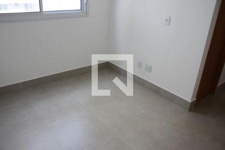Quarto de apartamento para alugar com 2 quartos, 64m² em Serrinha, Goiânia