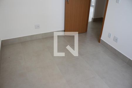 Quarto de apartamento para alugar com 2 quartos, 64m² em Serrinha, Goiânia
