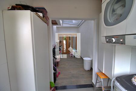 Casa à venda com 184m², 3 quartos e 5 vagas Casa à venda com 184m², 3 quartos e 5 vagasÁrea de Serviço
