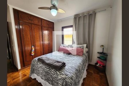 Casa à venda com 350m², 5 quartos e 2 vagas Casa à venda com 350m², 5 quartos e 2 vagasQuarto 2