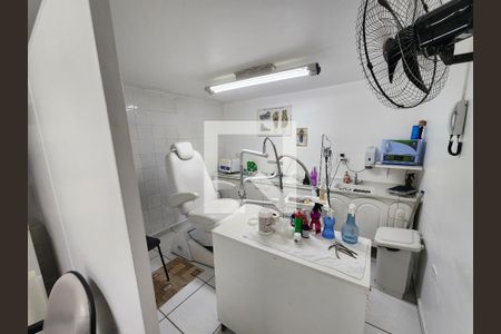 Casa à venda com 350m², 5 quartos e 2 vagas Casa à venda com 350m², 5 quartos e 2 vagasClinica