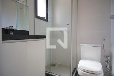 Banheiro da Suíte de apartamento para alugar com 2 quartos, 58m² em Auxiliadora, Porto Alegre