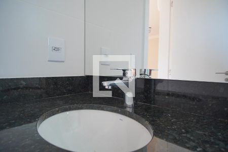 Banheiro da Suíte de apartamento para alugar com 2 quartos, 58m² em Auxiliadora, Porto Alegre