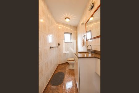 Casa à venda com 225m², 3 quartos e 2 vagasBanheiro de serviço