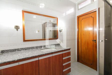 Casa à venda com 225m², 3 quartos e 2 vagasBanheiro