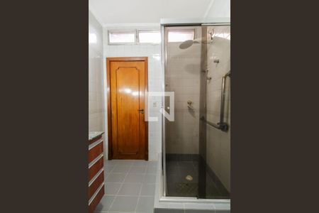 Casa à venda com 225m², 3 quartos e 2 vagasBanheiro