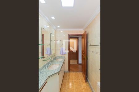 Apartamento para alugar com 260m², 4 quartos e 4 vagas Apartamento para alugar com 260m², 4 quartos e 4 vagasBanheiro da Suíte 2