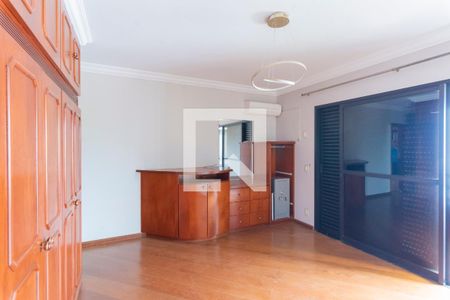Apartamento para alugar com 260m², 4 quartos e 4 vagas Apartamento para alugar com 260m², 4 quartos e 4 vagasSuíte 2