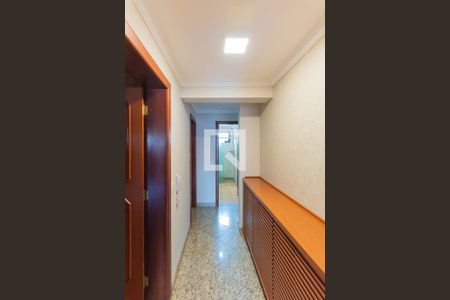 Apartamento para alugar com 260m², 4 quartos e 4 vagas Apartamento para alugar com 260m², 4 quartos e 4 vagasArmário- Corredor