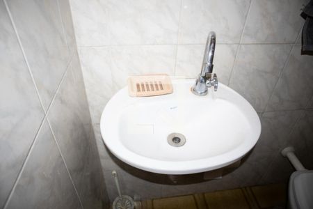 Casa à venda com 200m², 3 quartos e 2 vagasBanheiro 2