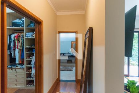 Casa de condomínio à venda com 374m², 4 quartos e 6 vagas Casa de condomínio à venda com 374m², 4 quartos e 6 vagasSuíte 1