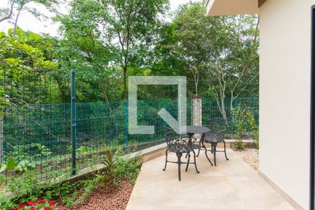 Casa de condomínio à venda com 374m², 4 quartos e 6 vagas Casa de condomínio à venda com 374m², 4 quartos e 6 vagasVaranda da Suíte 1