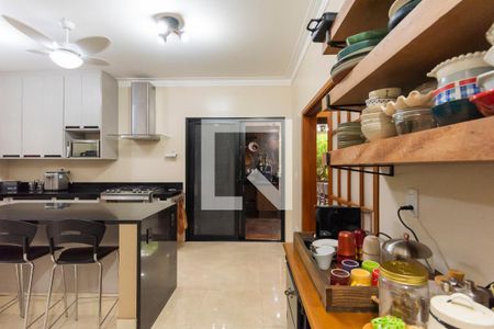 Casa de condomínio à venda com 374m², 4 quartos e 6 vagas Casa de condomínio à venda com 374m², 4 quartos e 6 vagasCozinha