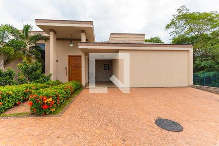Casa de condomínio à venda com 374m², 4 quartos e 6 vagas Casa de condomínio à venda com 374m², 4 quartos e 6 vagasFachada
