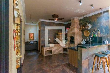 Casa de condomínio à venda com 374m², 4 quartos e 6 vagas Casa de condomínio à venda com 374m², 4 quartos e 6 vagasEspaço Gourmet