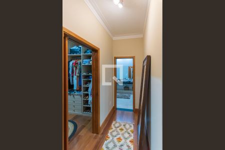 Casa de condomínio à venda com 374m², 4 quartos e 6 vagas Casa de condomínio à venda com 374m², 4 quartos e 6 vagasSuíte 1