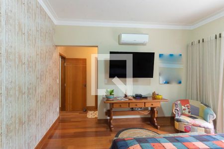 Casa de condomínio à venda com 374m², 4 quartos e 6 vagas Casa de condomínio à venda com 374m², 4 quartos e 6 vagasSuíte 1