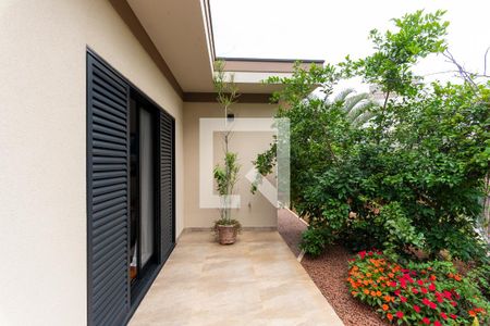 Casa de condomínio à venda com 374m², 4 quartos e 6 vagas Casa de condomínio à venda com 374m², 4 quartos e 6 vagasVaranda da Suíte 1