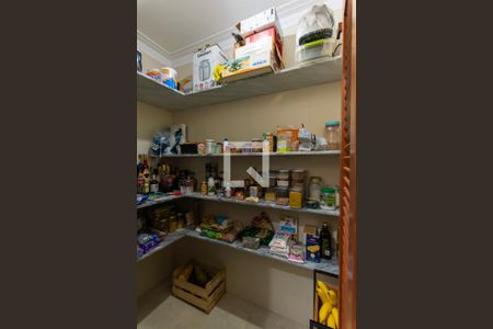 Casa de condomínio à venda com 374m², 4 quartos e 6 vagas Casa de condomínio à venda com 374m², 4 quartos e 6 vagasDespensa