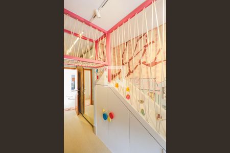 Casa de condomínio à venda com 550m², 5 quartos e 5 vagas Casa de condomínio à venda com 550m², 5 quartos e 5 vagasSuíte 2