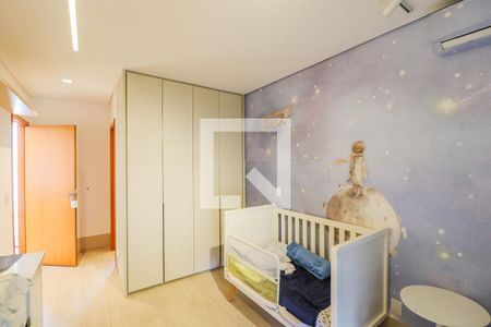 Casa de condomínio à venda com 550m², 5 quartos e 5 vagas Casa de condomínio à venda com 550m², 5 quartos e 5 vagasSuíte 1