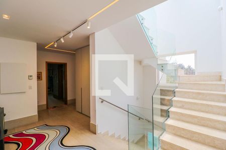 Casa de condomínio à venda com 550m², 5 quartos e 5 vagas Casa de condomínio à venda com 550m², 5 quartos e 5 vagasHall