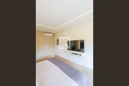 Casa de condomínio à venda com 550m², 5 quartos e 5 vagas Casa de condomínio à venda com 550m², 5 quartos e 5 vagasSuíte 3