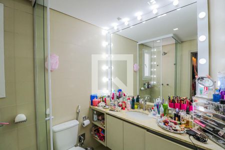 Casa de condomínio à venda com 550m², 5 quartos e 5 vagas Casa de condomínio à venda com 550m², 5 quartos e 5 vagasBanheiro 2 Closet Suíte 3